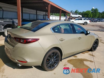 Trzecie zdjęcie samochodu z tyłu: 2024 MAZDA 3 CARBON TURBO VIN:3MZBPBXY4RM406897 - miniatura