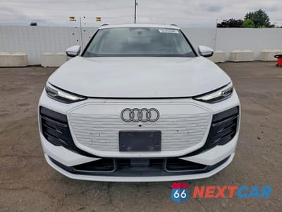 Piąte zdjęcie samochodu w środku: 2025 AUDI Q6 E-TRON PREMIUM VIN:WA112BGF9SA021196 - miniatura