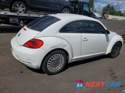 Trzecie zdjęcie samochodu z tyłu: 2015 VOLKSWAGEN BEETLE 1.8T VIN:3VWJ07AT0FM647488 - miniatura