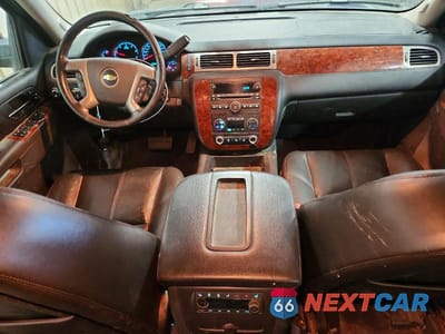 Zdjęcie 8 z 14 samochodu: 2012 CHEVROLET SUBURBAN K1500 LT VIN:1GNSKJE76CR173219 - miniatura