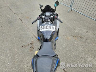 Zdjęcie 6 z 9 samochodu: 2025 KAWASAKI EX500 VIN:ML5EXGG18SDA59718 - miniatura