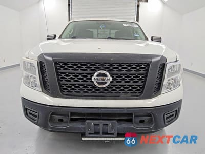 Piąte zdjęcie samochodu w środku: 2017 NISSAN TITAN S VIN:1N6AA1EKXHN532238 - miniatura