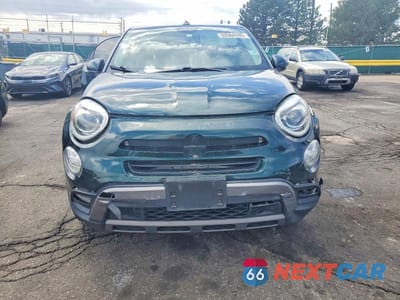 Piąte zdjęcie samochodu w środku: 2016 FIAT 500X 4D 4WD VIN:ZFBCFYETXGP384824 - miniatura