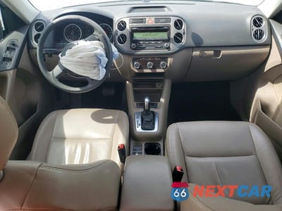 Zdjęcie 8 z 13 samochodu: 2011 VOLKSWAGEN TIGUAN S VIN:WVGAV7AX5BW548727 - miniatura