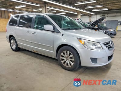 Czwarte zdjęcie samochodu z boku: 2012 VOLKSWAGEN ROUTAN SE VIN:2C4RVABG7CR127718 - miniatura