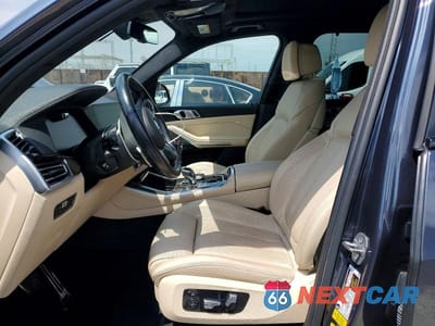 Zdjęcie 7 z 13 samochodu: 2022 BMW X5 XDRIVE45E VIN:5UXTA6C04N9L20593 - miniatura