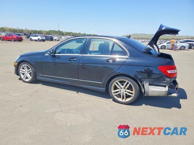 Drugie zdjęcie samochodu z przodu: 2014 MERCEDES-BENZ C 300 4MATIC VIN:WDDGF8AB6ER310352 - miniatura