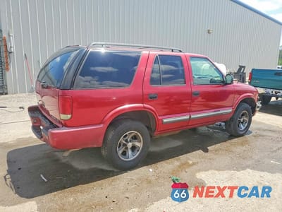 Trzecie zdjęcie samochodu z tyłu: 2000 CHEVROLET BLAZER VIN:1GNCS13W7Y2176970 - miniatura