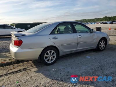 Trzecie zdjęcie samochodu z tyłu: 2005 TOYOTA CAMRY XLE V6 VIN:4T1BF30K85U093940 - miniatura
