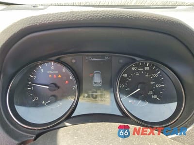Zdjęcie 9 z 13 samochodu: 2017 NISSAN ROGUE SPORT SV VIN:JN1BJ1CP8HW002854 - miniatura