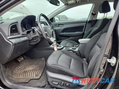 Zdjęcie 7 z 12 samochodu: 2017 HYUNDAI ELANTRA VALUE EDITION VIN:5NPD84LF6HH152249 - miniatura