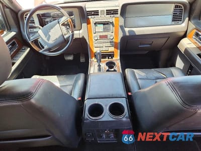 Zdjęcie 8 z 13 samochodu: 2013 LINCOLN NAVIGATOR L VIN:5LMJJ3J58DEL09052 - miniatura