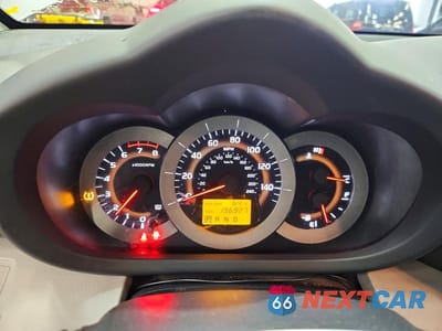 Zdjęcie 9 z 13 samochodu: 2006 TOYOTA RAV4 LIMITED VIN:JTMBK31V265011298 - miniatura