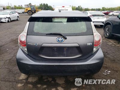 Zdjęcie 6 z 12 samochodu: 2012 TOYOTA PRIUS C TWO VIN:JTDKDTB30C1511051 - miniatura