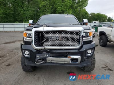 Piąte zdjęcie samochodu w środku: 2015 GMC SIERRA K2500 DENALI VIN:1GT120E80FF645430 - miniatura