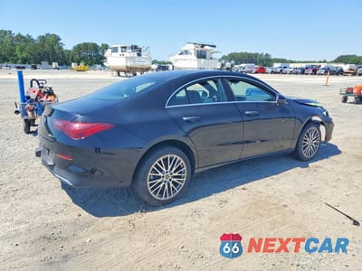 Trzecie zdjęcie samochodu z tyłu: 2025 MERCEDES-BENZ CLA 250 4MATIC VIN:W1K5J4HBXSN512599 - miniatura