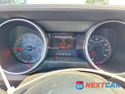 Zdjęcie 9 z 12 samochodu: 2018 FORD MUSTANG VIN:1FA6P8TH9J5165397 - miniatura