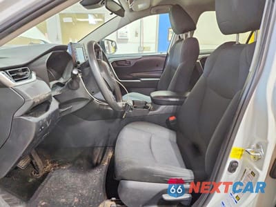Zdjęcie 7 z 13 samochodu: 2019 TOYOTA RAV4 LE VIN:2T3F1RFVXKW029115 - miniatura