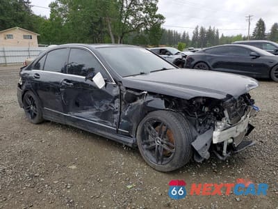 Czwarte zdjęcie samochodu z boku: 2013 MERCEDES-BENZ C 250 VIN:WDDGF4HB3DA783430 - miniatura