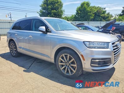 Czwarte zdjęcie samochodu z boku: 2019 AUDI Q7 PREMIUM PLUS VIN:WA1LAAF7XKD001053 - miniatura