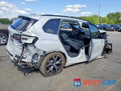 Trzecie zdjęcie samochodu z tyłu: 2019 BMW X5 VIN:5UXCR6C57KLL22499 - miniatura