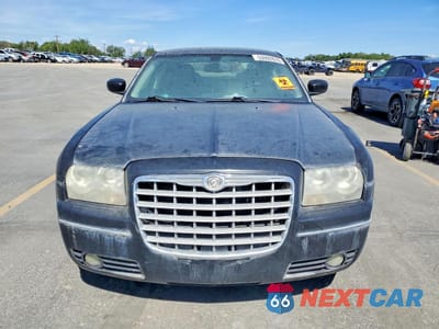 Piąte zdjęcie samochodu w środku: 2009 CHRYSLER 300 TOURING VIN:2C3LA53V49H564259 - miniatura