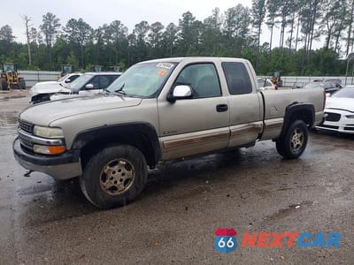 2001 CHEVROLET SILVERADO K1500 1GCEK19T21E211918 - główne zdjęcie licytacji z USA - miniatura