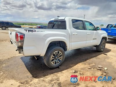Trzecie zdjęcie samochodu z tyłu: 2022 TOYOTA TACOMA TRD SPORT VIN:3TMAZ5CN7NM160251 - miniatura