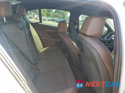 Zdjęcie 10 z 12 samochodu: 2025 BMW 530 I VIN:WBA43FJ04SCU23298 - miniatura