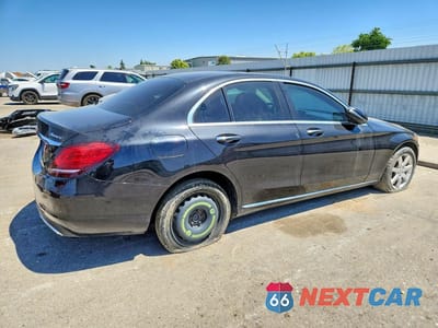 Trzecie zdjęcie samochodu z tyłu: 2020 MERCEDES-BENZ C 300 4MATIC VIN:W1KWF8EB7LR598725 - miniatura