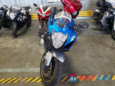 Drugie zdjęcie samochodu z przodu: 2021 SUZUKI GSX-R600 VIN:JS1GN7FA5M7100112 - miniatura