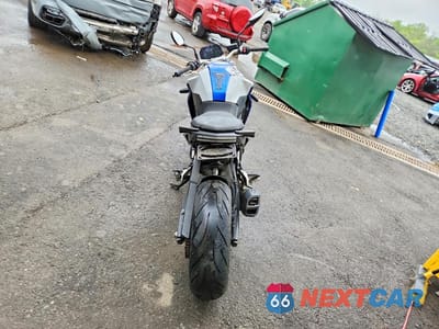 Czwarte zdjęcie samochodu z boku: 2023 BMW F 900 R VIN:WB10K1306P6H67404 - miniatura