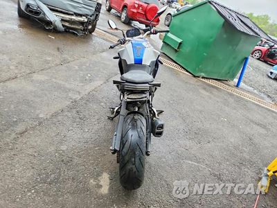 Czwarte zdjęcie samochodu z boku: 2023 BMW F 900 R VIN:WB10K1306P6H67404 - miniatura