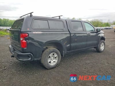 Trzecie zdjęcie samochodu z tyłu: 2022 CHEVROLET SILVERADO K1500 LT TRAIL BOSS VIN:3GCUDFED1NG527603 - miniatura
