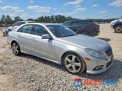 Czwarte zdjęcie samochodu z boku: 2011 MERCEDES-BENZ E 350 VIN:WDDHF5GB4BA456026 - miniatura