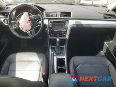 Zdjęcie 8 z 13 samochodu: 2012 VOLKSWAGEN PASSAT SE VIN:1VWBP7A36CC083620 - miniatura