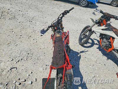 Zdjęcie 6 z 8 samochodu: 2022 HONDA CRF250 R VIN:JH2ME1231NK402726 - miniatura
