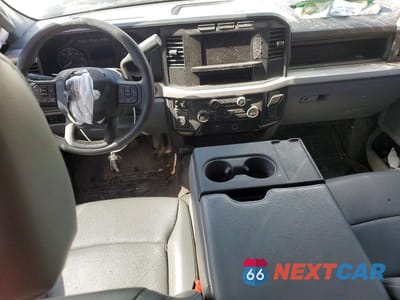 Zdjęcie 8 z 12 samochodu: 2024 FORD F350 SUPER DUTY VIN:1FD8W3HN0REF28524 - miniatura