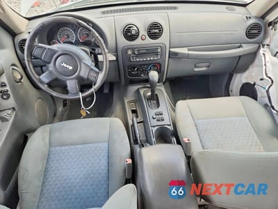 Zdjęcie 8 z 14 samochodu: 2005 JEEP LIBERTY SPORT VIN:1J4GK48K05W648362 - miniatura