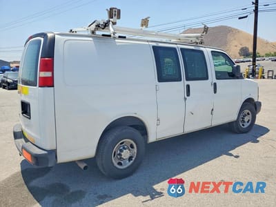 Trzecie zdjęcie samochodu z tyłu: 2015 CHEV EXPRESS 2500 VIN:1GCWGFCF0F1223098 - miniatura