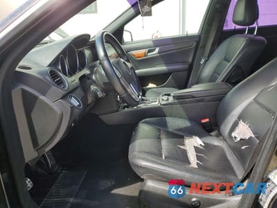 Zdjęcie 7 z 12 samochodu: 2012 MERCEDES-BENZ C 300 4MATIC VIN:WDDGF8BB4CA617576 - miniatura