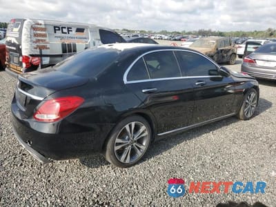 Trzecie zdjęcie samochodu z tyłu: 2018 MERCEDES-BENZ C 300 VIN:55SWF4JB2JU280957 - miniatura