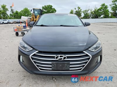 Piąte zdjęcie samochodu w środku: 2017 HYUNDAI ELANTRA VALUE EDITION VIN:5NPD84LF6HH152249 - miniatura