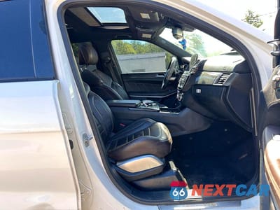 Zdjęcie 9 z 10 samochodu: 2018 MERCEDES-BENZ GLS 63 AMG 4MATIC VIN:4JGDF7FE8JA999812 - miniatura