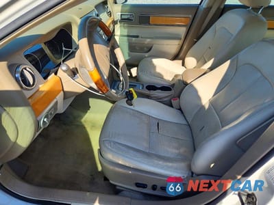Zdjęcie 7 z 12 samochodu: 2009 LINCOLN MKZ VIN:3LNHM26T79R619918 - miniatura