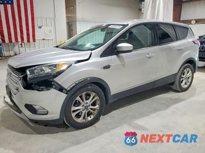 2017 FORD ESCAPE SE 1FMCU0GD1HUA40677 - główne zdjęcie licytacji z USA - miniatura