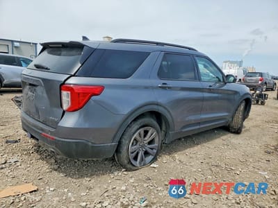 Trzecie zdjęcie samochodu z tyłu: 2022 FORD EXPLORER XLT VIN:1FMSK8DH2NGC41473 - miniatura