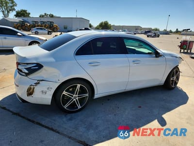 Trzecie zdjęcie samochodu z tyłu: 2019 MERCEDES-BENZ A 220 VIN:WDD3G4EB0KW021639 - miniatura