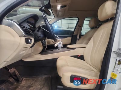 Zdjęcie 7 z 13 samochodu: 2016 BMW X5 XDR40E VIN:5UXKT0C58G0S78614 - miniatura