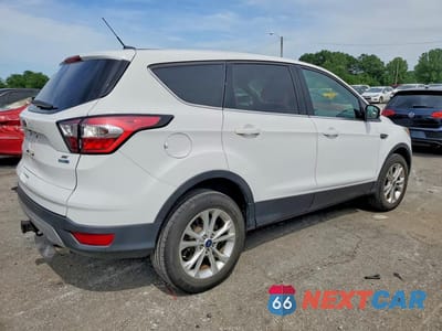 Trzecie zdjęcie samochodu z tyłu: 2017 FORD ESCAPE SE VIN:1FMCU9G90HUE32713 - miniatura